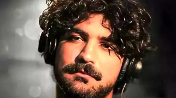 فیلم آواز باشکوه و بی نظیر و زیبای آهنگ قصه ی هزار و یک شب تو دلم کاشتی از عرفان طهماسبی /دعا کن دلم آروم بگیره دعام کن اگه منو یادت نمیره ..