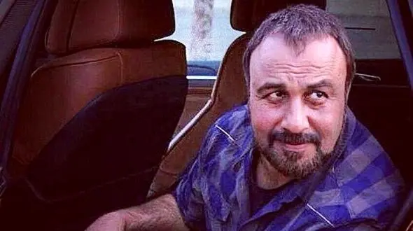 رضا عطاران: هر چه جلوتر می روم دلبستگی‌ام به پول بیشتر می شود/ سوار ماشین درب وداغون می شوم به دلیل اینکه...