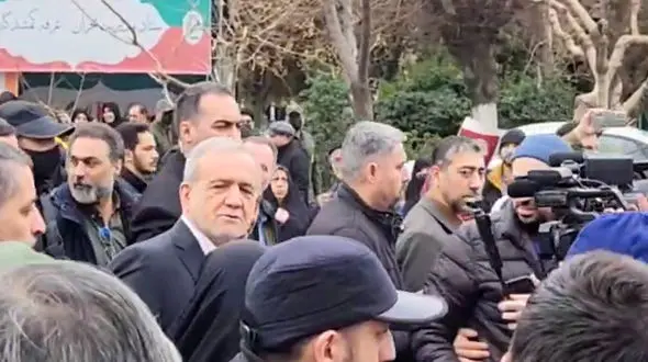 فیلم حضور پزشکیان در مراسم ۲۲ بهمن