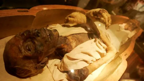 کشف مومیایی قدرتمندترین فرعون در زیردریایی+ عکس و جزئیات