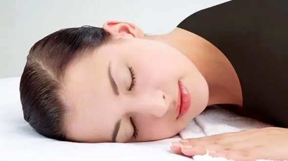 خواب زیاد زنان چه دلیلی دارد؟