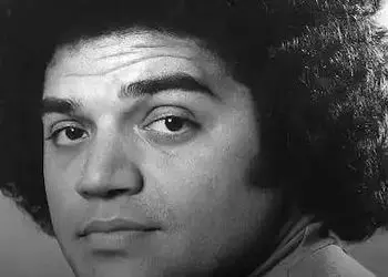 دانلود آهنگ خیلی غریبی واسه من از چه شبی جدا شدی + متن ترانه