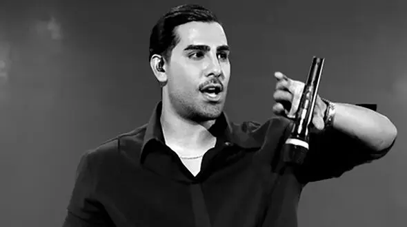 آواز باشکوه مجید رضوی به نام منم / یه حال عجیبی با تو میپیچه تو تنم تو واسه من هی حرف بزن + موزیک ویدیو