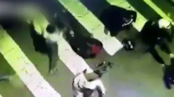 ببینید تکه پاره شدن 3 مرد زیر چرخ های ماشین + فیلم