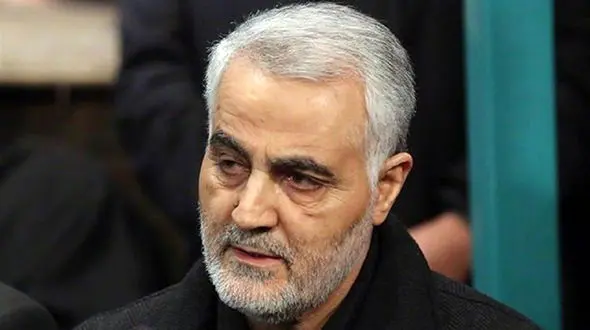 عکس حاج قاسم در غبارروبی از شاهچراغ (ع) 