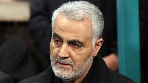 عکس حاج قاسم در غبارروبی از شاهچراغ (ع) 