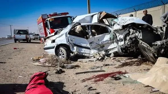برخورد خونین و مرگبار پژو پارس و تویوتا کمری در جاده انرژی اتمی اصفهان
