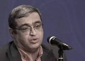 فیلم / کاش آقایون این حرف سعید عزیزی رو زودتر یاد بگیرن؛ خوش‌بحال آقایی که پیام عاشقانه‌اش رو بچه‌اش تو گوشی مامانش بخونه، عجیجم، عجقم بابا بلاعه‌ / خانم 37 بار میخونه میگه منو میه هااا