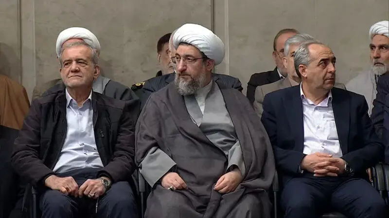  رهبر انقلاب در دیدار هزاران نفر از مردم آذربایجان شرقی
