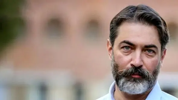 عکس/ پارسا پیروز فر تغییر چهره داد ؛ آقای سوپر استار با ریش پروفسوری و موی چتری اصلا نمی شناسید!