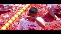جوان چینی لقب سلطان فلفل را از آن خود کرد + فیلم 