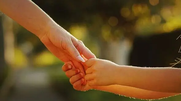 قانون دامنه حضانت مادران را تنگ کرده است/ زنان حضانت فرزندان را همراه با نفقه بگیرند