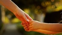 قانون دامنه حضانت مادران را تنگ کرده است/ زنان حضانت فرزندان را همراه با نفقه بگیرند