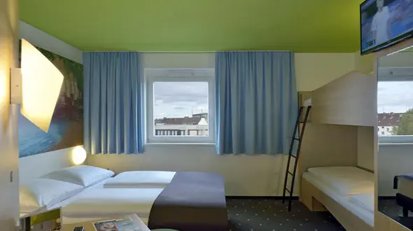 هتل ها در حال ضد عفونی شدن هستند / دستوری برای پذیرش نکردن مسافران داده نشده است