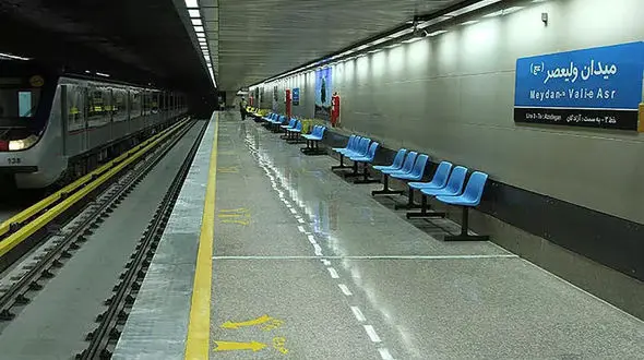 آتش سوزی در ایستگاه مترو میدان حضرت ولی عصر و توقف مسافرگیری + جزئیات