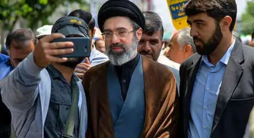 زندگینامه مجتبی خامنه‌ای فرزند دوم رهبر شهید انقلاب+ عکس های همسر شهید و بچه هایش