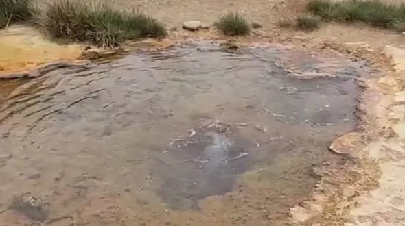جوشش چشمه‌ها در حاشیه دریاچه ارومیه همزمان با ثبت بالاترین تراز ۶ سال اخیر / تحول امیدوارکننده‌ای که پایان بحران نیست + فیلم
