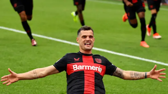 جشن صعود هواداران لورکوزن تا شادی گل عجیب آل کثیر