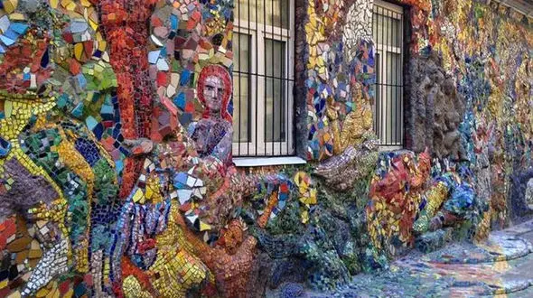 عجیب ترین مجسمه های تاریخی سنت پترزبورگ+تصاویر