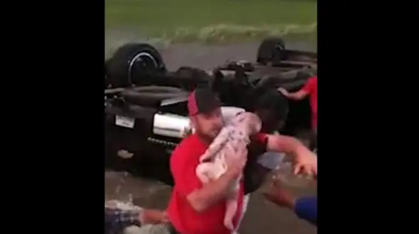 ببینید 2 کودک در رودخانه خروشان چه سرنوشتی دارند+ فیلم