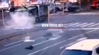 برخورد وحشتناک کامیون و اتوبوس در تقاطع خیابان + فیلم 
