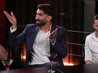 فیلم / عادل فردوسی پور به بیرانوند: تو با بابات شناسنامه‌ای همسن و سال هستید! تو بزرگتر بودی  ....