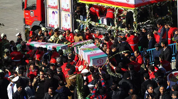 وداع تلخ با دلیرمردان آتش نشان/همه برای خداحافظی آمده اند +فیلم و عکس