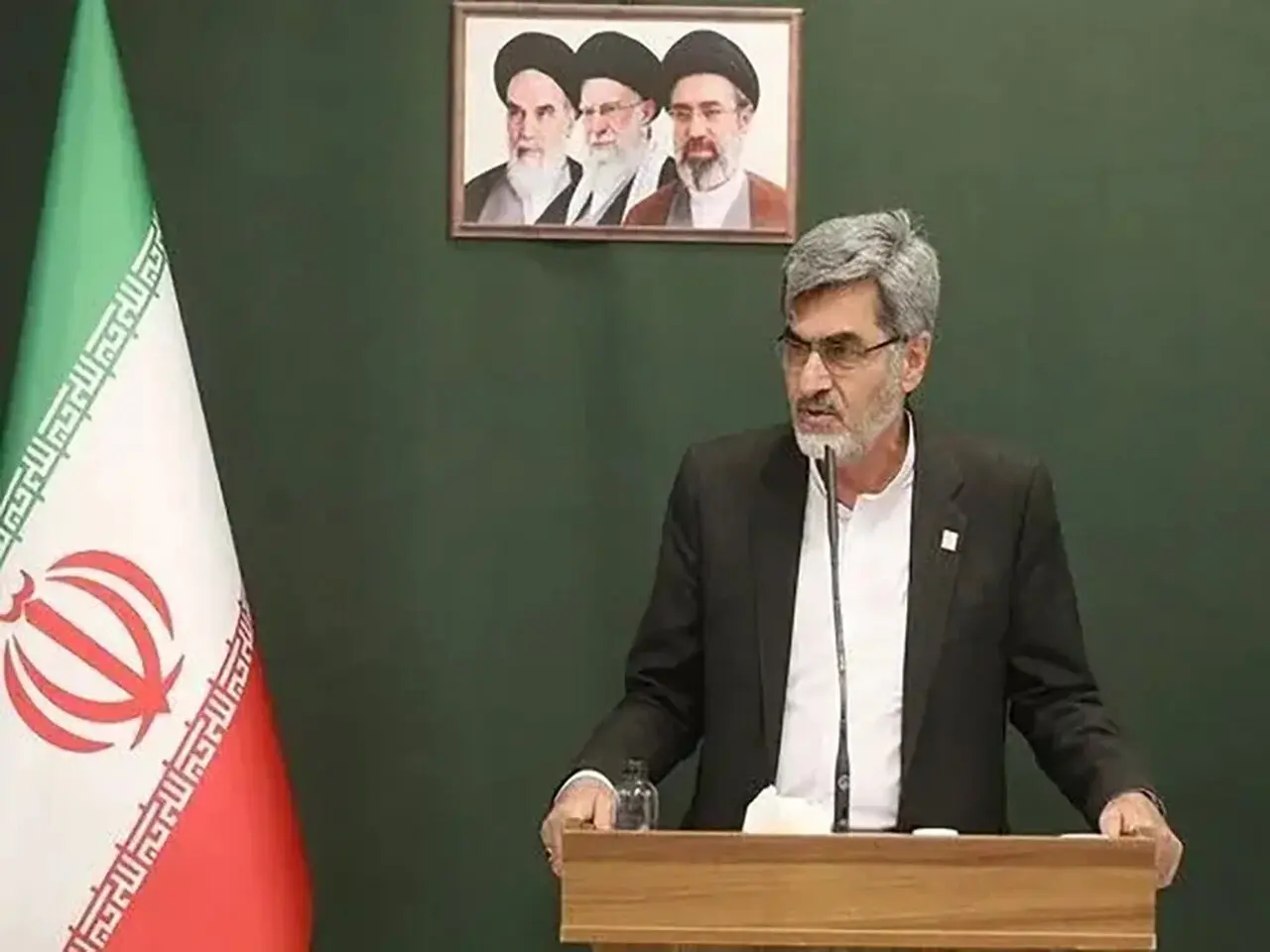 حمله تند کوچک زاده به پسر پزشکیان در صحن مجلس