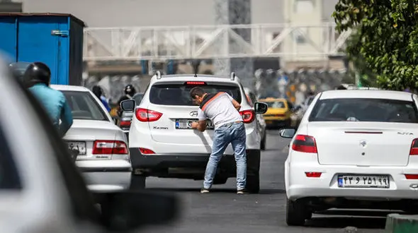 دور زدن قانون در روز روشن  + عکس
