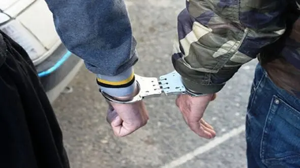 بازداشت یک زن در دفتر مردان خلافکار 