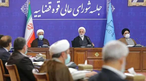 یک قاضی به دلیل تمایلات نفسانی دچار لغزش شده است/ مردم از نظام انتظار اجرای عدالت
