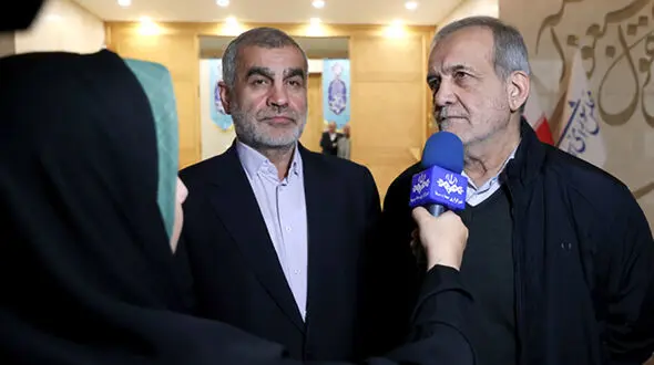  پزشکیان در جمع خبرنگاران :اگر نتوانم معیشت مردم را سامان بدهم، ماندنم معنایی ندارد/ اصلاح وضعیت معیشت مردم یک ضرورت قطعی است