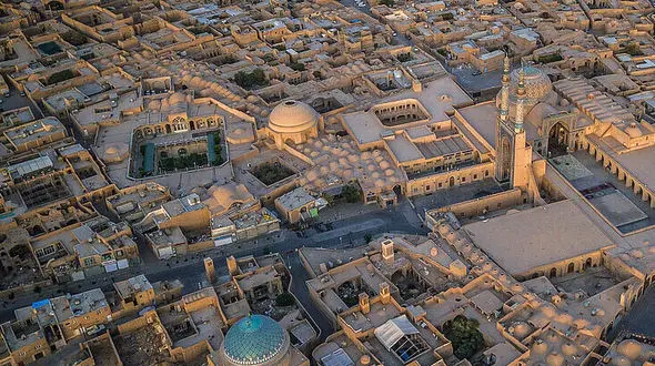 از شب های یزد تا مقبره فردوسی