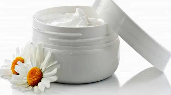 زیبایی پوست با کرم طبیعی و دست ساز خانگی