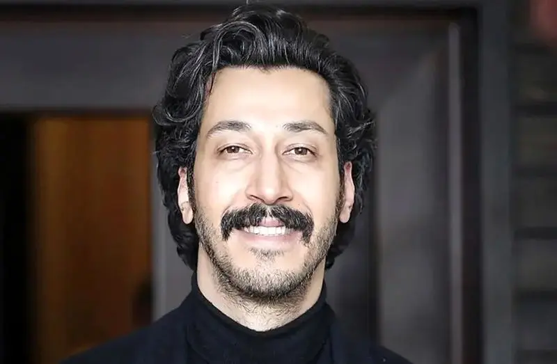 بهرام افشاری برنده سیمرغ جشنواره فیلم فجر شد / علت غیبت بهرام افشاری در اختتامیه جشنواره فیلم فجر چیست؟