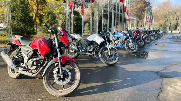 انهدام باند سرقت های سریالی موتور در تهران / از پارکینگ ها دزدی می کردند +  فیلم