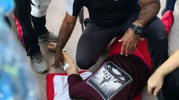 فاجعه‌ای که در بازی مشهد به خیر گذشت +عکس