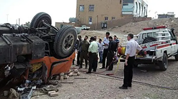 واژگونی تریلی در محور سرخه به سمنان 