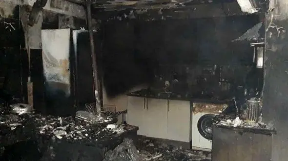 مرد ناشناس ساختمانی را در نیمه شب به آتش کشید + فیلم از گلپایگان