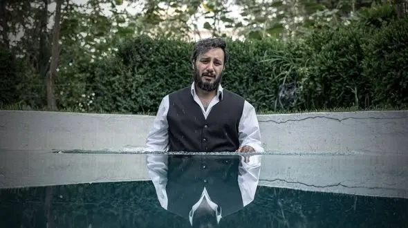 فیلم/ آرزوی جواد عزتی در سریال دردسرهای عظیم که در زخم کاری برآورده شد / داستان زخم کاری از قبل لو رفته بود؟