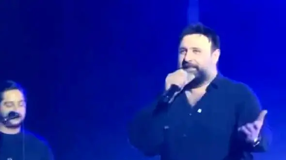 فیلم آواز باشکوه و  احساسی محمد علیزاده در کنسرتش با آهنگ الله نیده گنام ابراهیم تاتلیس !