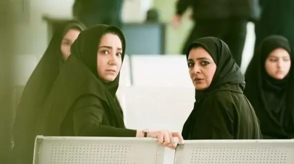 چهره جدید جذاب  خانم وکیل سریال محکوم  در 35 سالگی / چه قدر تو سریال شکسته بود!
