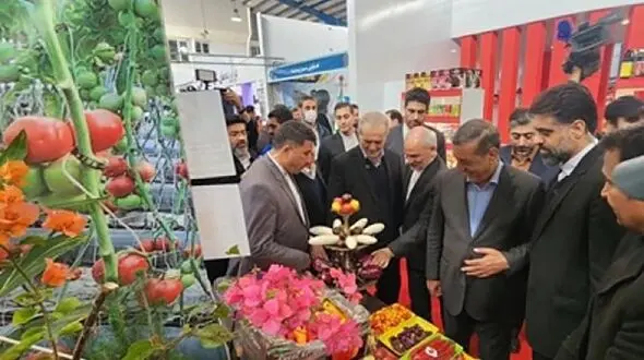 بازدید رئیس جمهور پزشکیان از نمایشگاه کشاورزی در خراسان شمالی
