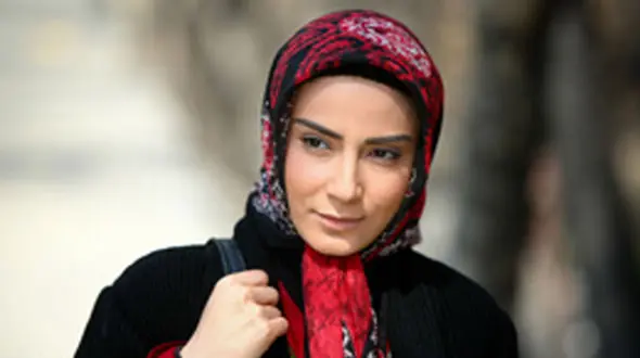 عکس های گلرخ سریال پایتخت در واقعیت / شوهر جذابش را ببینید