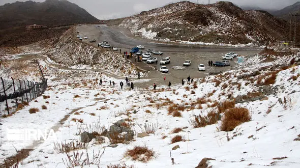 برف پاییزی در محله دربندسر تهران+ عکس