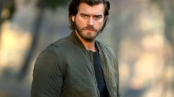 ارتباط عجیب بازیگر خوش‌چهره ترکیه ای با آقازاده‌های ایرانی
