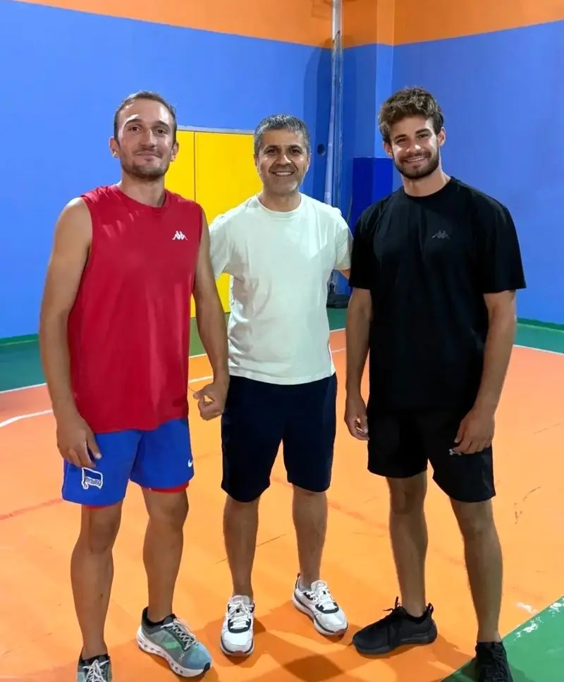 shieldsmelis__1762182395_3757780749656028364_64624139341_11zon