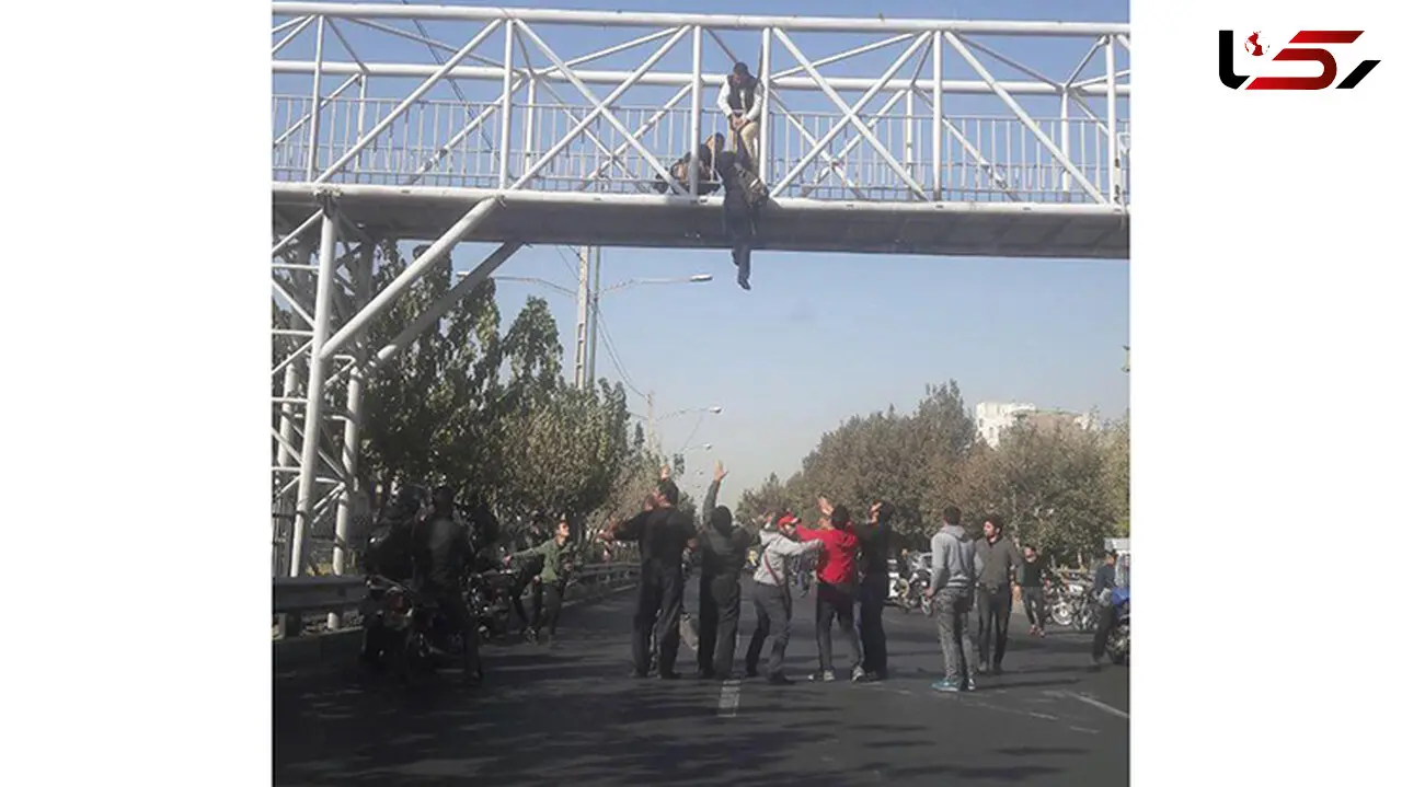لحظه خودکشی دختر جوان در اتوبان آهنگ تهران+ عکس