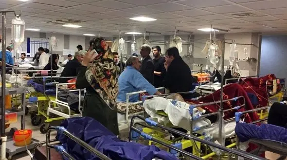 سیستم درمانی به سوی قراضه شدن می رود/ خدمات پزشکی چنان گران شده که بیمار باید کل زندگی را بفروشد تا درمان شود