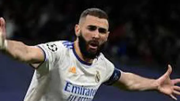 کریم بنزما از وزیر کشور فرانسه شکایت می کند